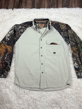 Mossy Oak Apparel Men’s Medium Camo Long Sleeve Button Down Shirt